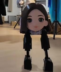 长脚的豆包机器人