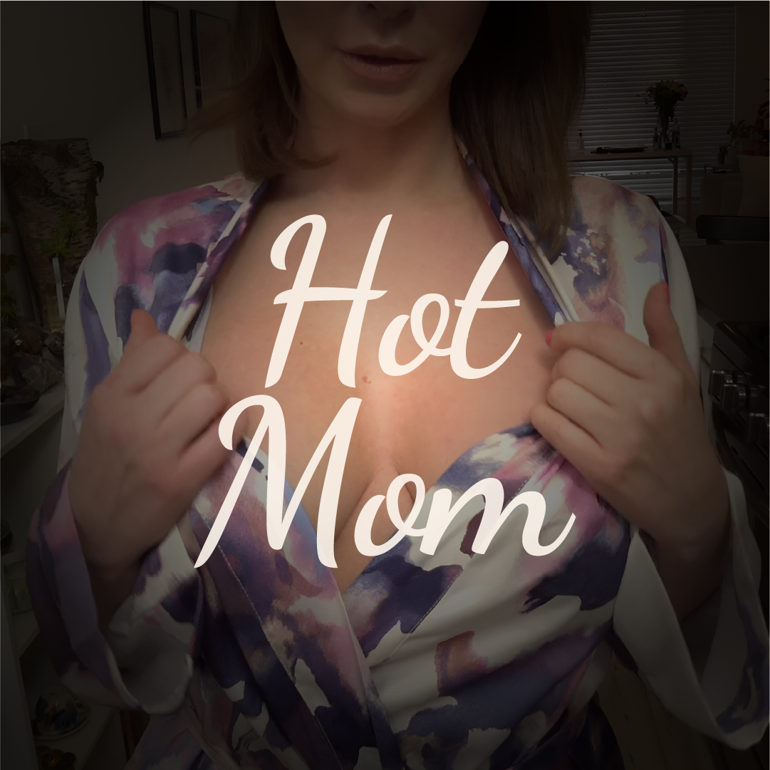 HOTMOM